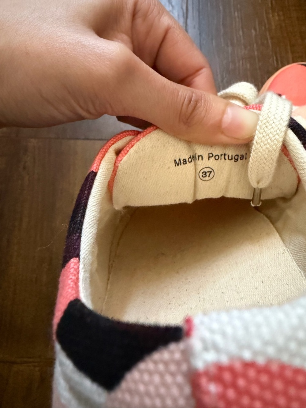 Marimekko Coral Pink and White Floral Canvas Sneakers Size 37 - Picture 5 of 12
